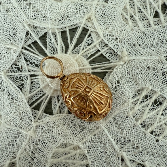 10k Gold Ferberger Egg Pendant with Cross Detail - Picture 1 of 8